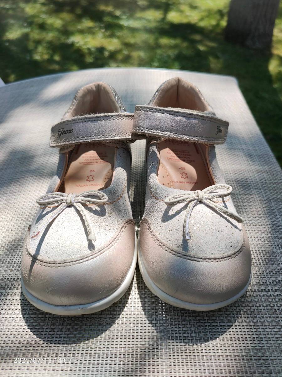 Vends chaussures mi-saison en cuir daim rose - Pointure 25