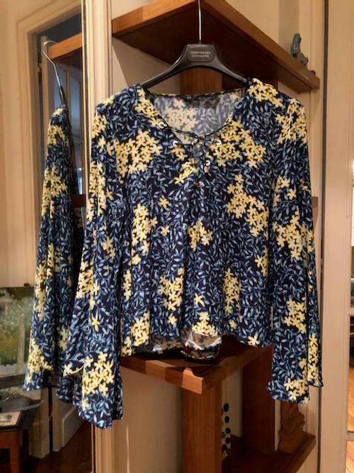 Vends chemise Zara Basic collection - Taille M - Motifs floraux - TBE