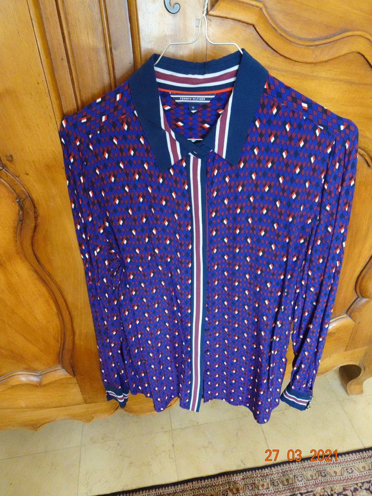 Très joli chemisier de la marque Tommy Hilfiger taille L