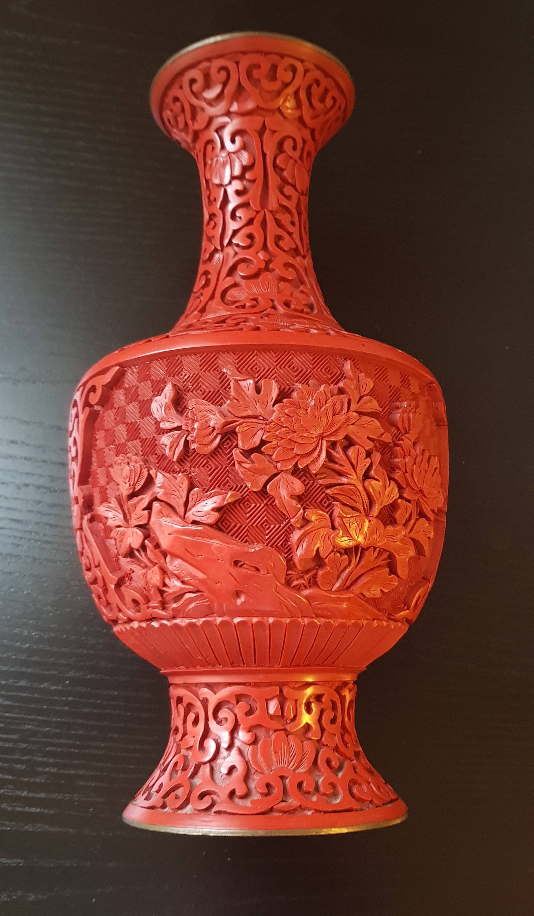 Vase chinois en cinabre
