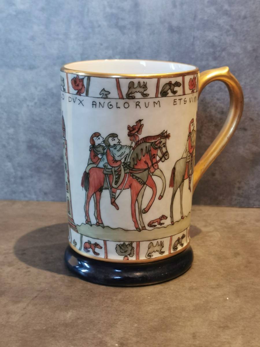 Mug "classy" en porcelaine de Limoges thème de la fameuse Tapisserie de Bayeux (années 90)