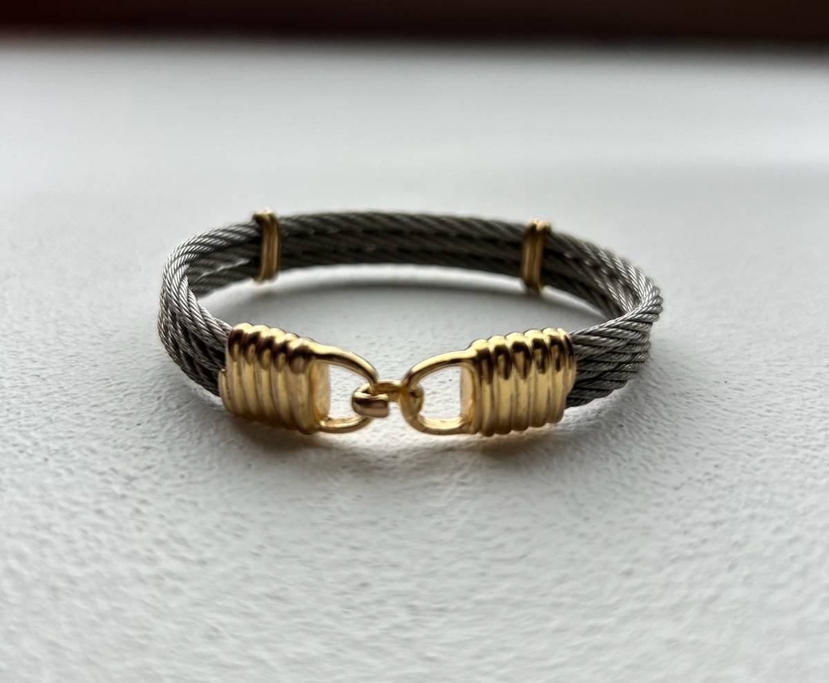 Bracelet plaqué or et câbles acier
