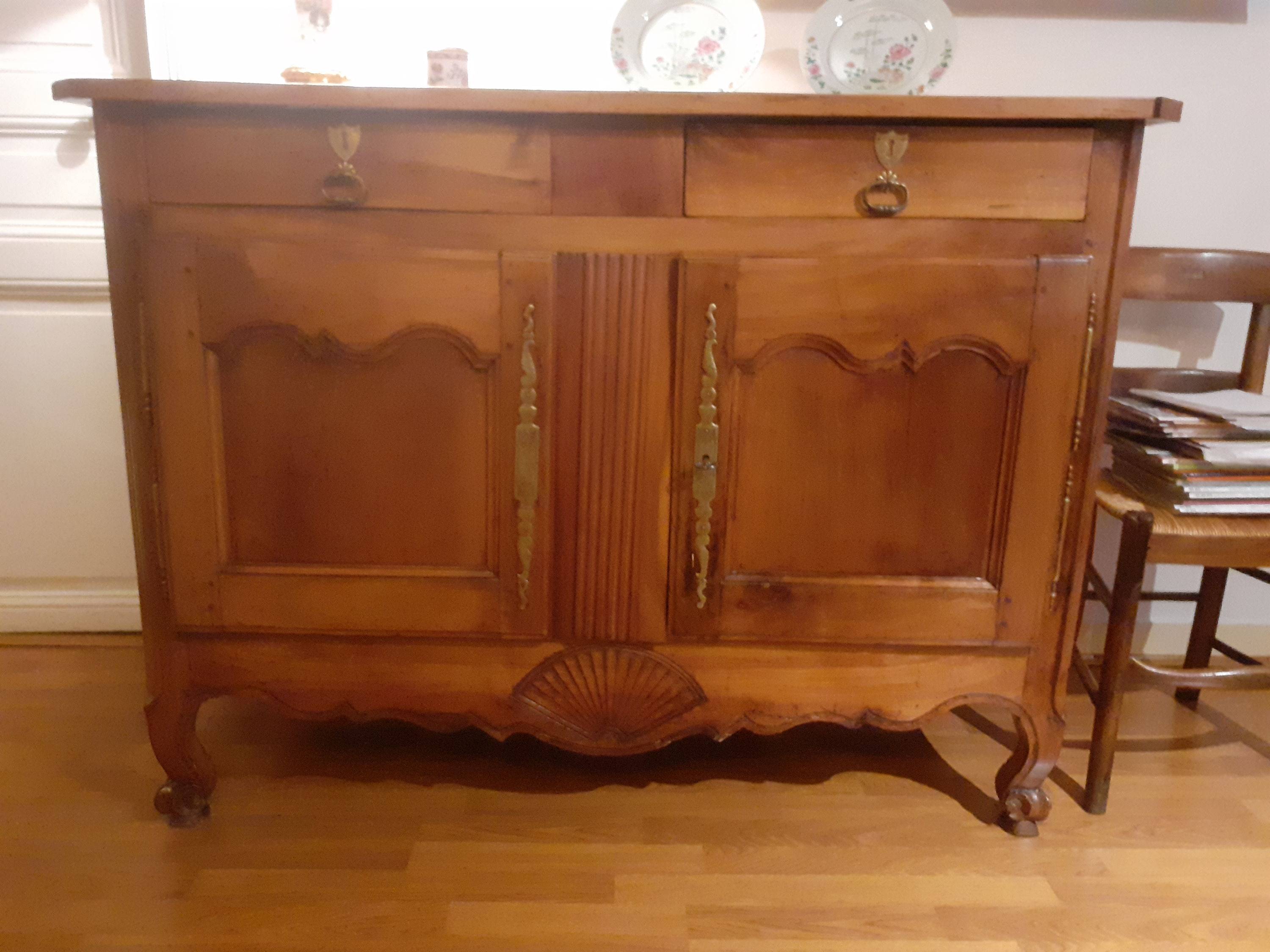 Buffet bas,de mariage,Nantais,merisier ciré, copie XIXe, style Louis XV
