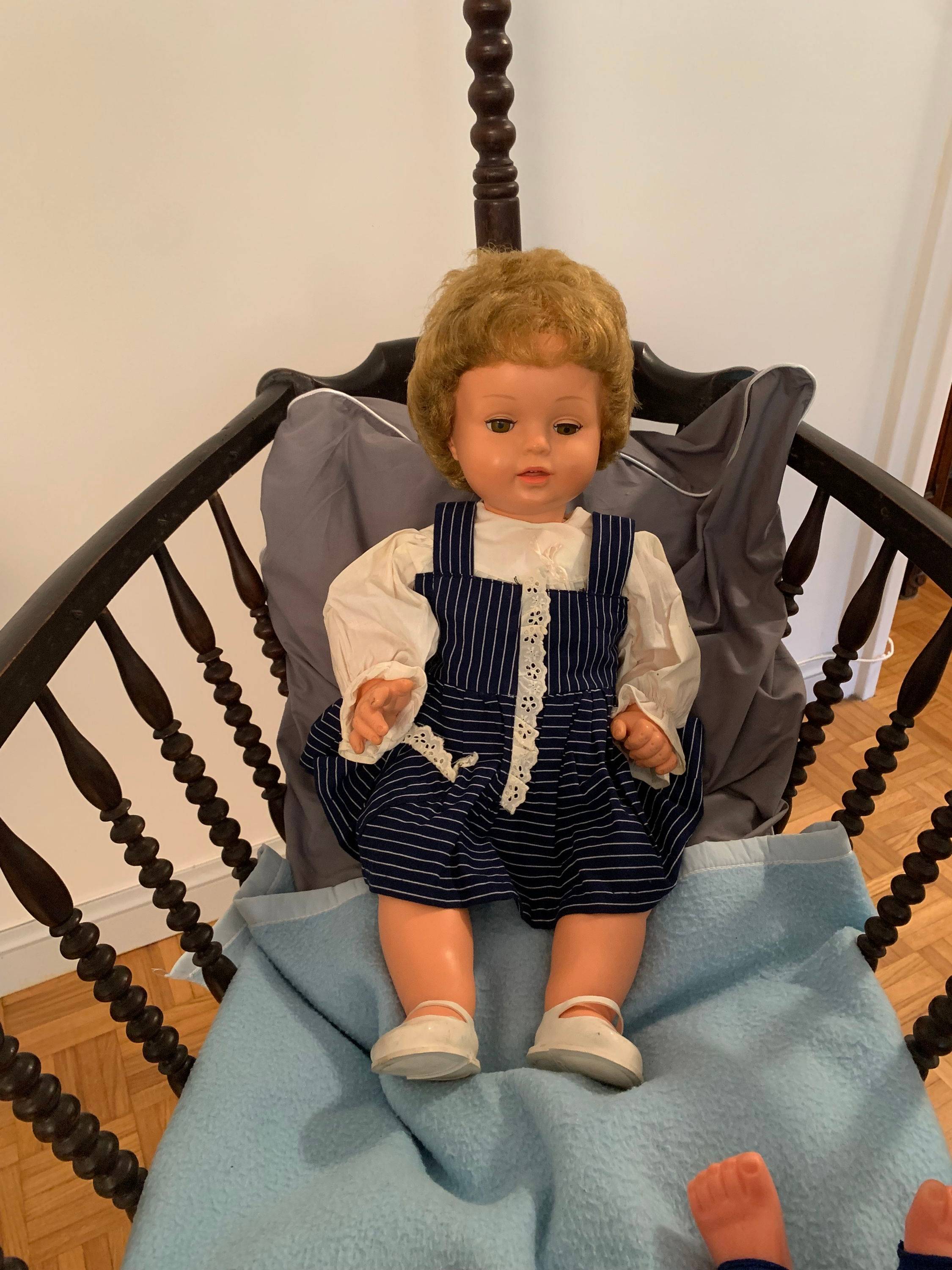 Vends très belle poupée Raynal, bébé fille de 60 cm