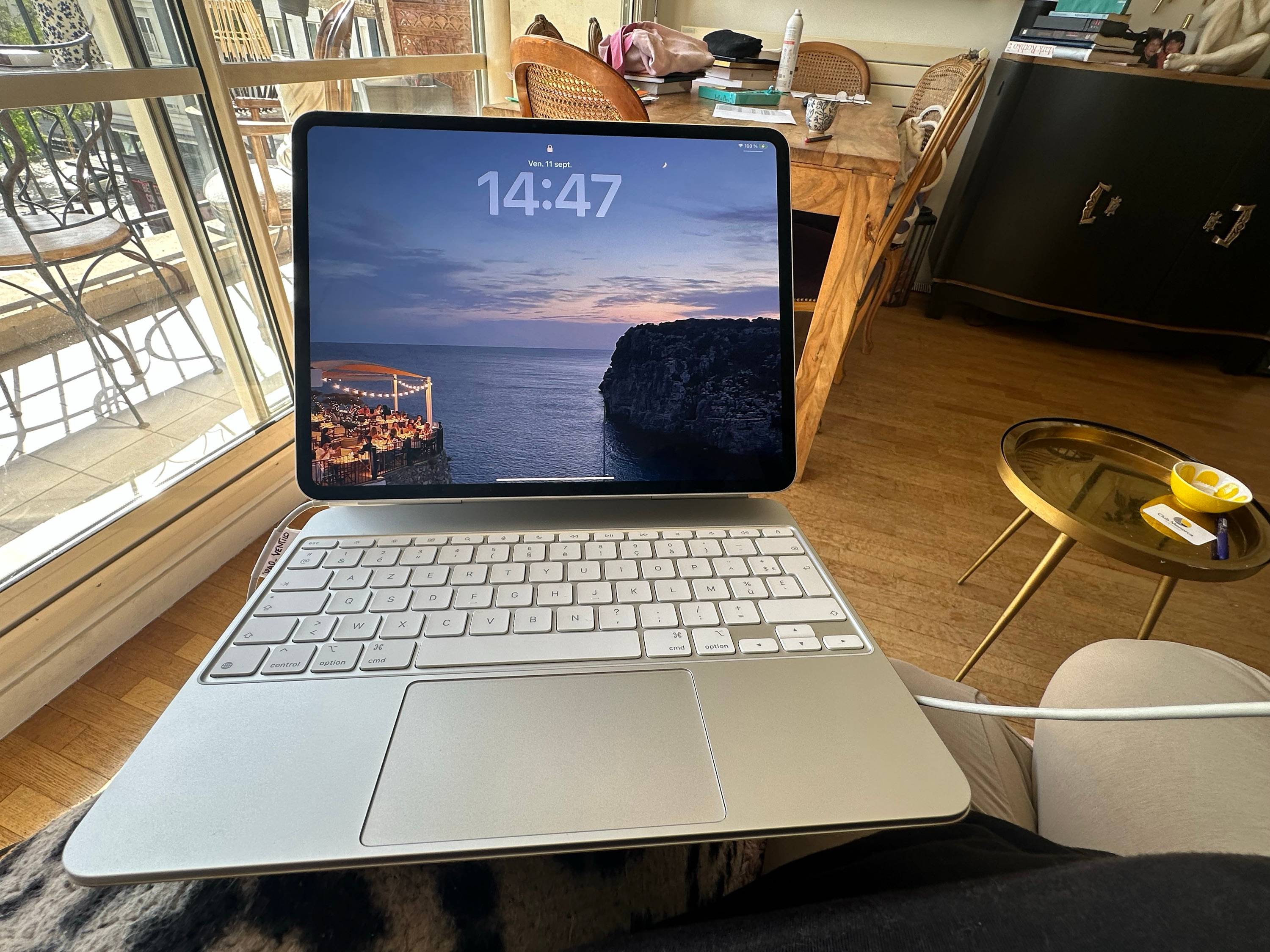 Vends iPad Pro 256 go 13 pouces wifi puce M5 de 2026 / magic keeboard / stylet 