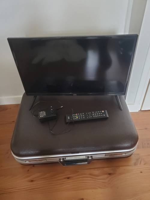 Vends TV Listo 24" bon état avec prise et télécommande