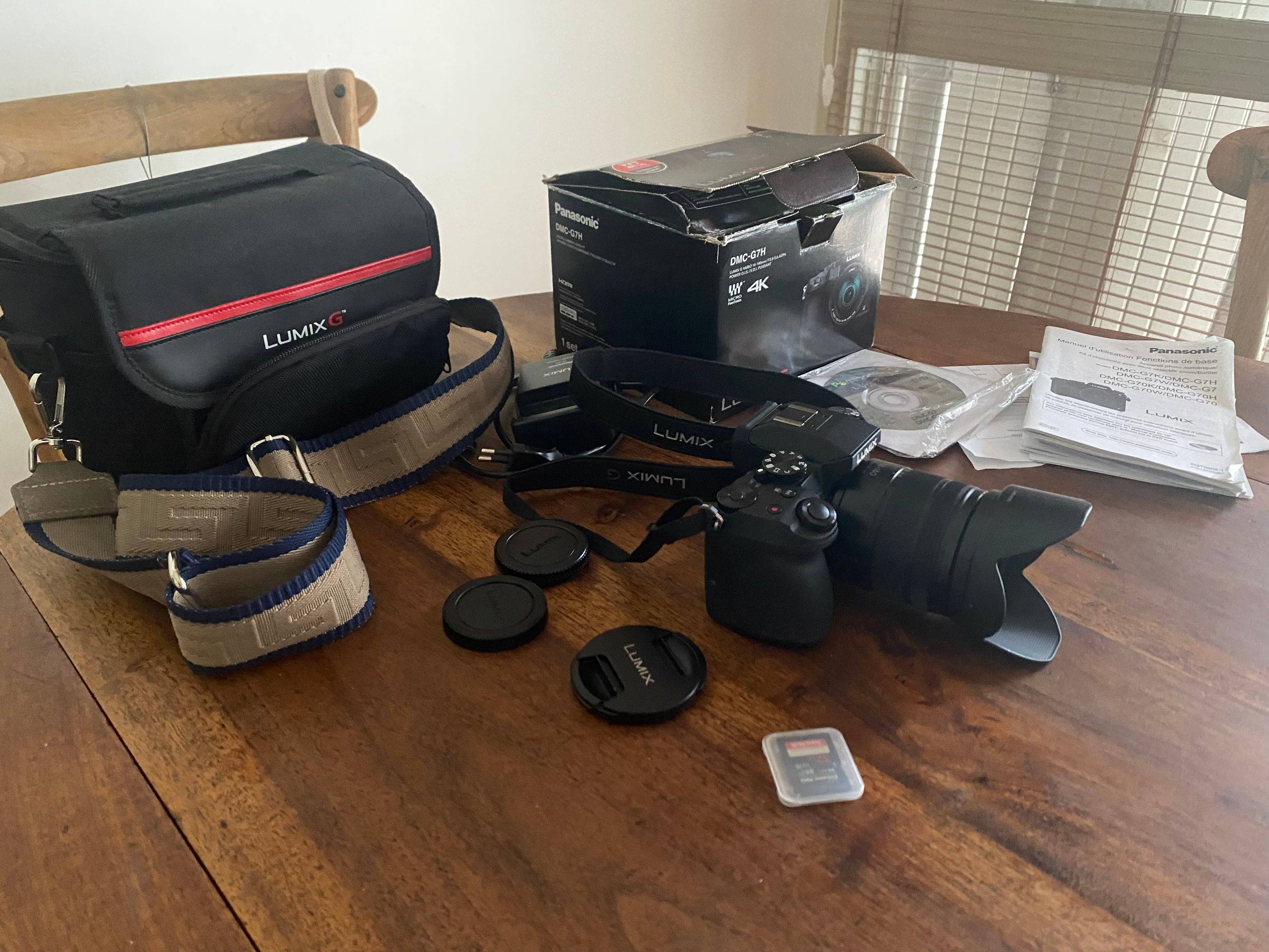 Vends appareil photo Panasonic Lumix DMC G7 neuf