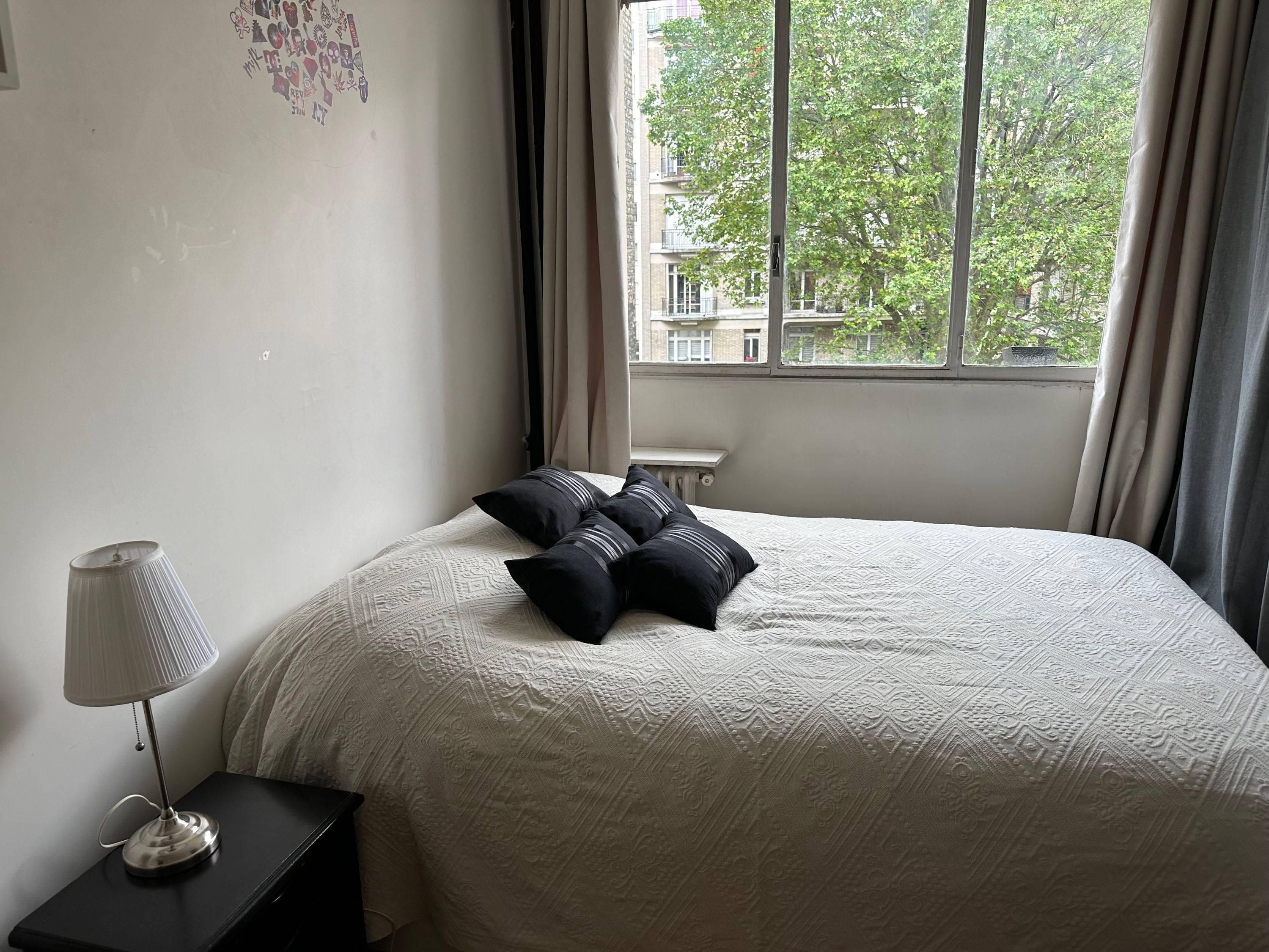 Loue chambre 16m² dans un appartement Paris 16ème, calme sur cour - 2 couchages