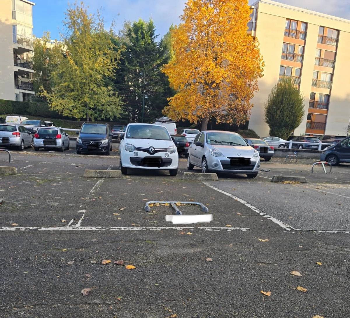 Loue place de parking (centre ville Le Chesnay)