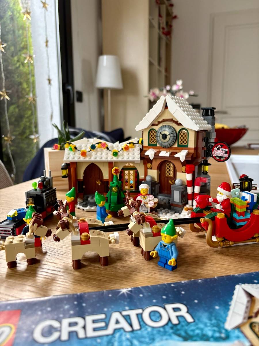 Vends Lego 10245 - L’atelier du Père Noël