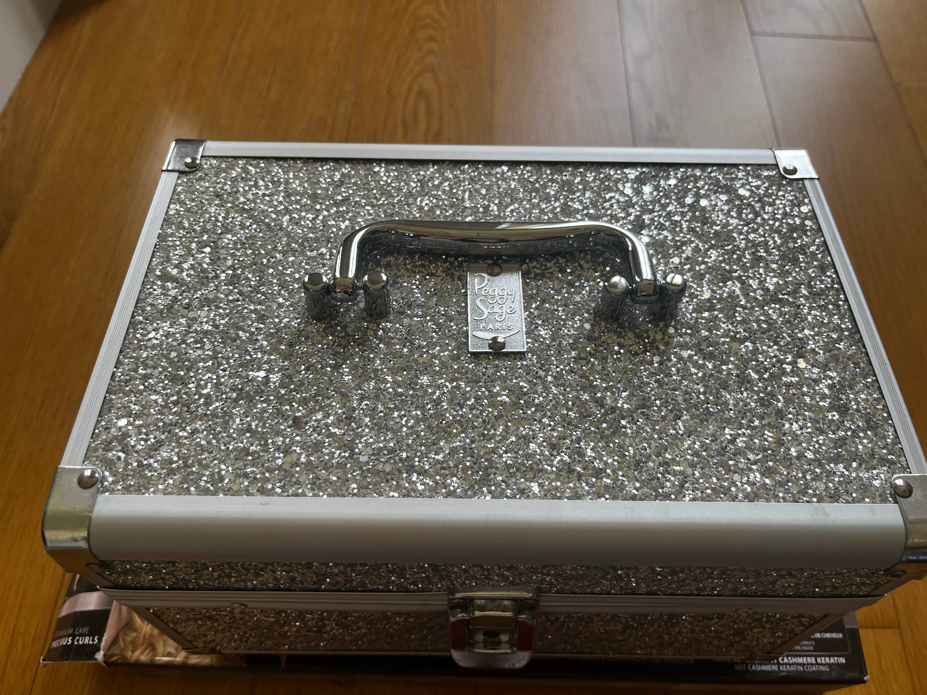 Vends boîte de maquillage