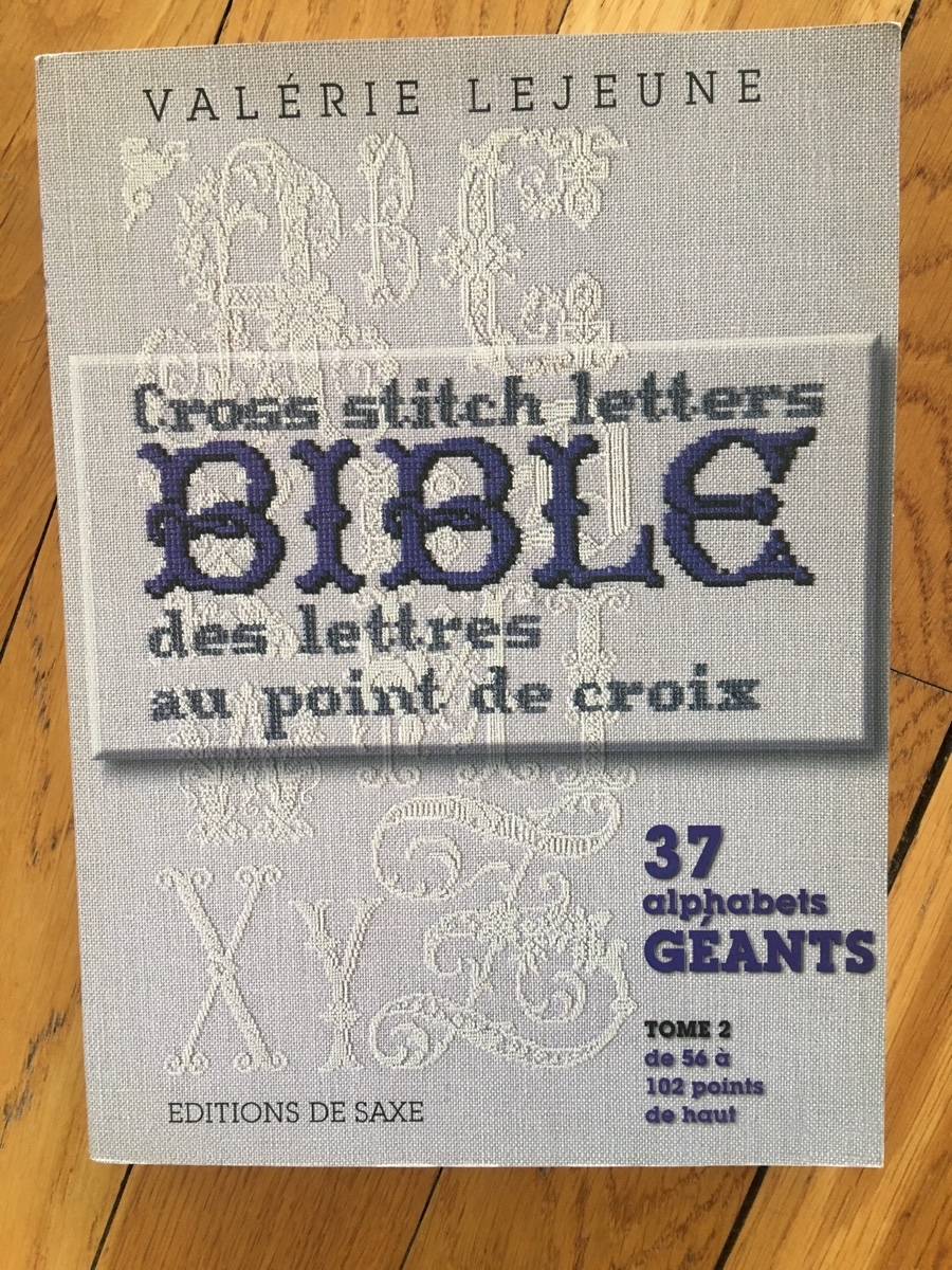 Vends 9 livres de broderie ensemble ou individuellement