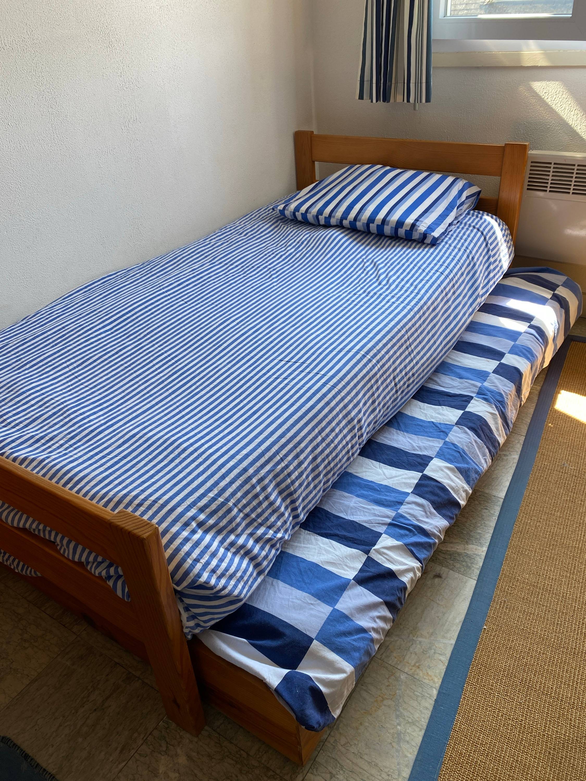 Vends lit tiroir 90*190 cm