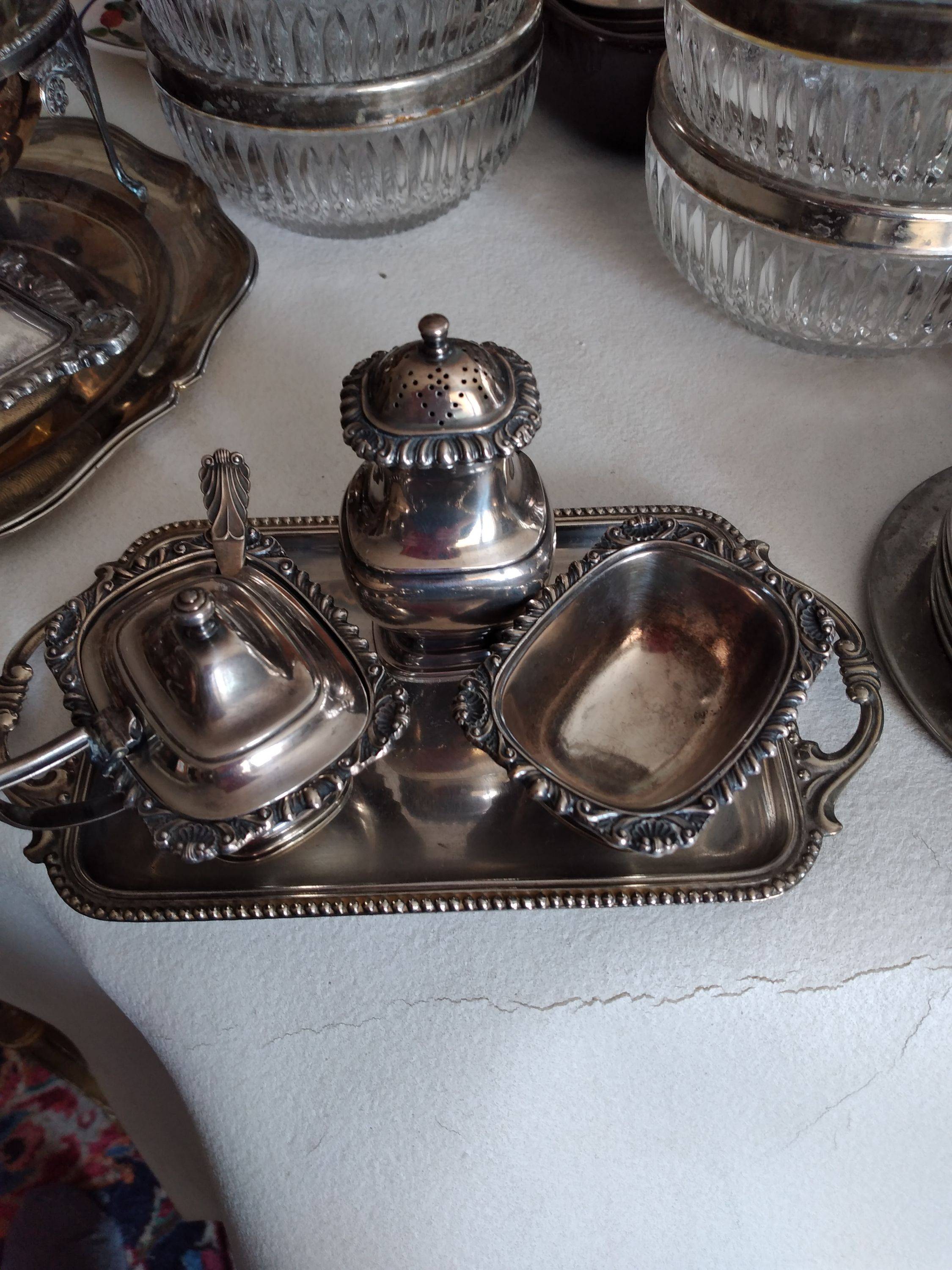 Vends ensemble sel, poivre en métal argenté