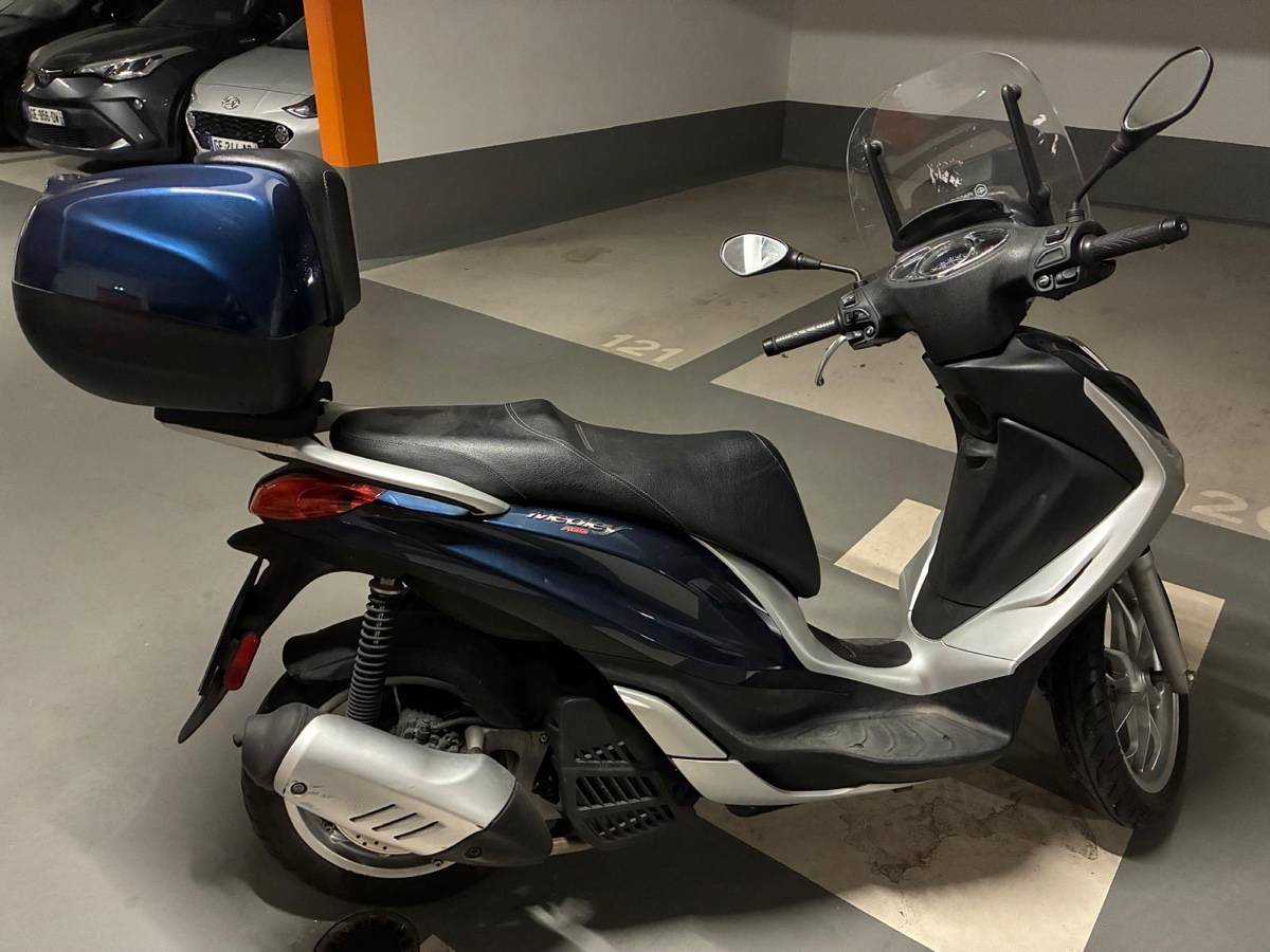 Vends scooter Piaggio Medley 125, 2017, 12990km