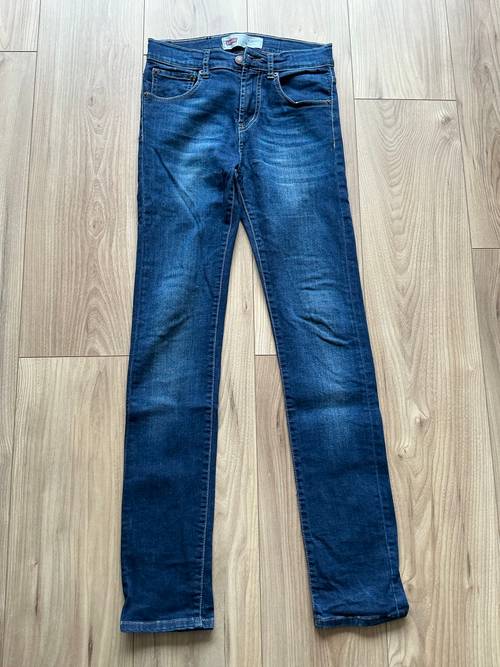 Vends jean Levi’s 510 - Taille 14 ans
