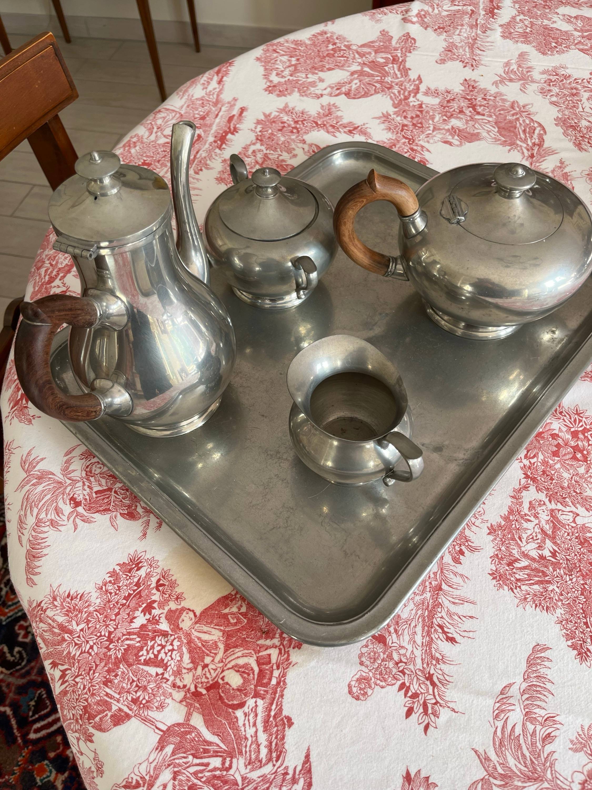 Vends service complet 5 pièces thé et café « les Étains du Manoir »