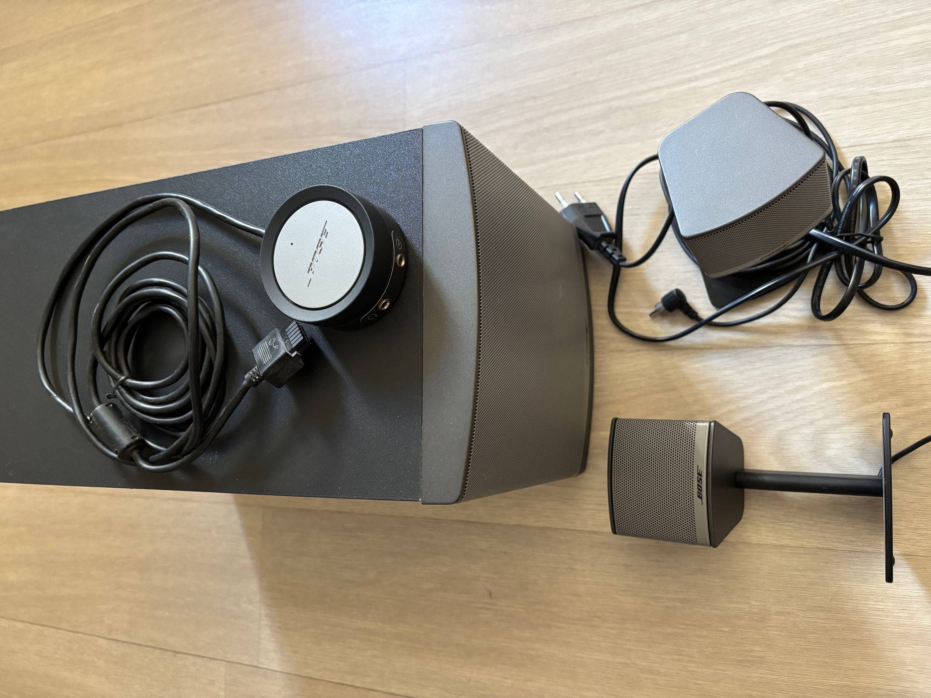 Vends caisson de basses Bose et 2 enceintes