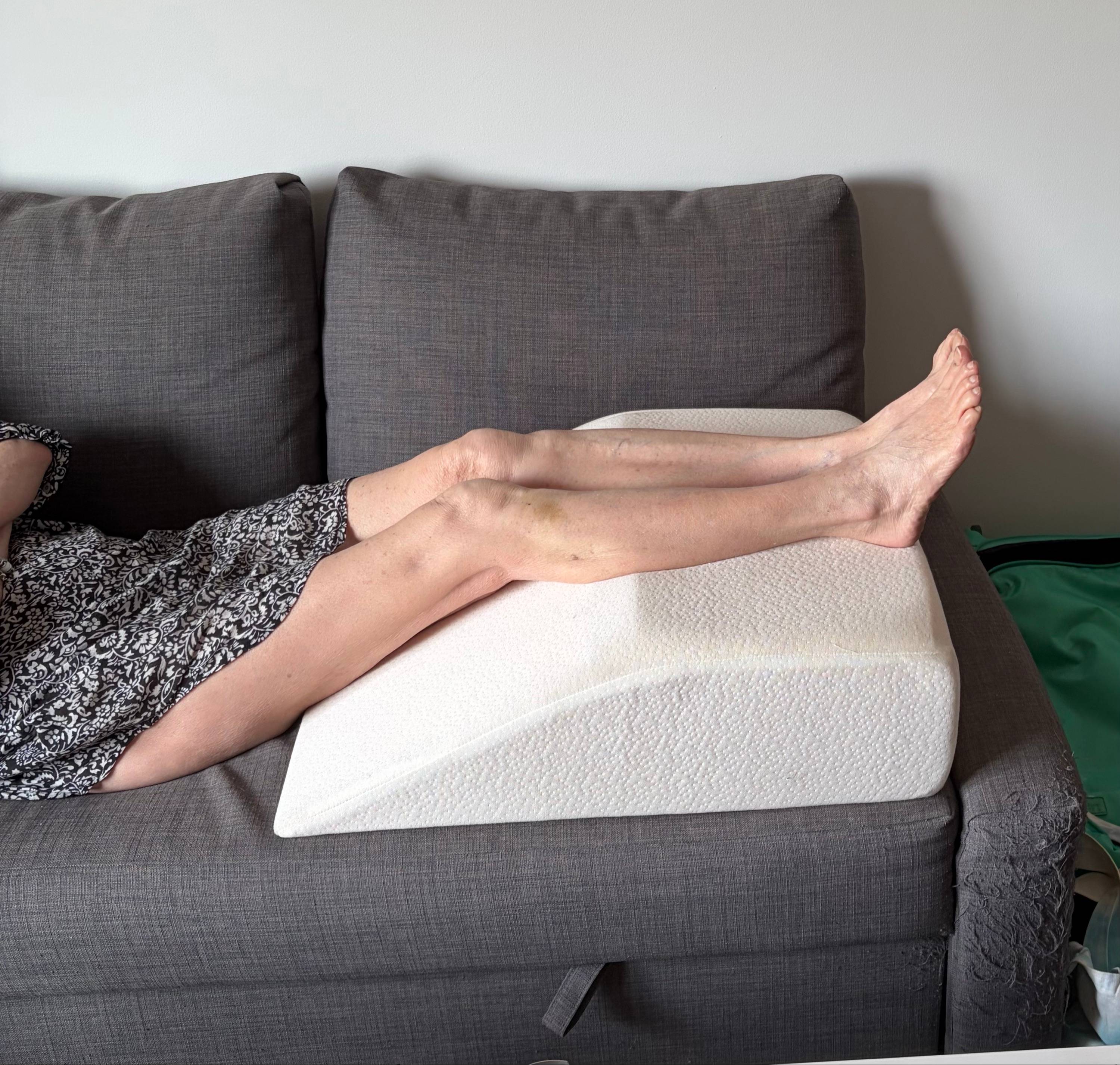 Vends oreiller releveur de jambes Costway