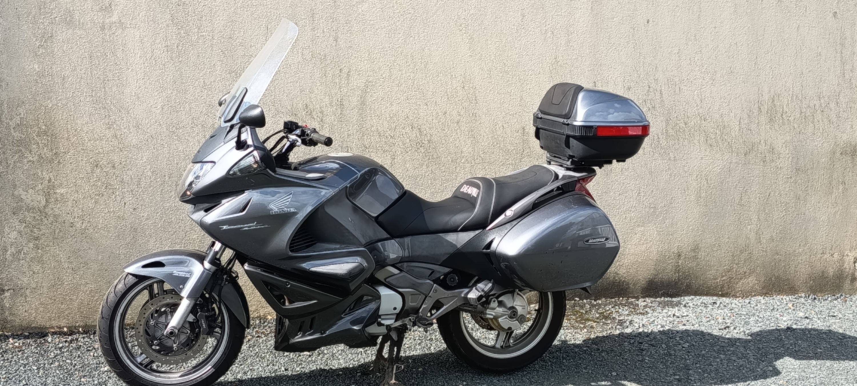 Vends moto Honda Deauville Travel Edition, 2007, 51800km