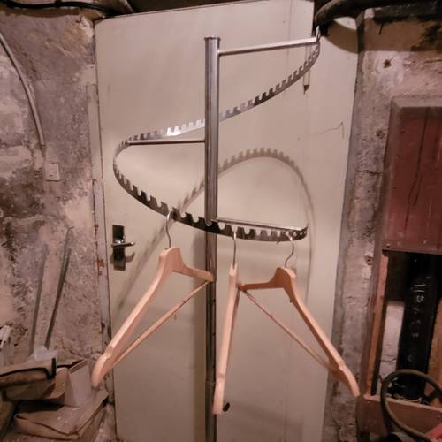 Portant Présentoir à Vêtements Inox sur Roulettes