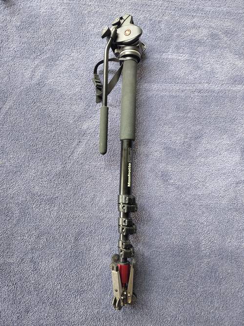 Vends monopode vidéo Manfrotto 561BHDV