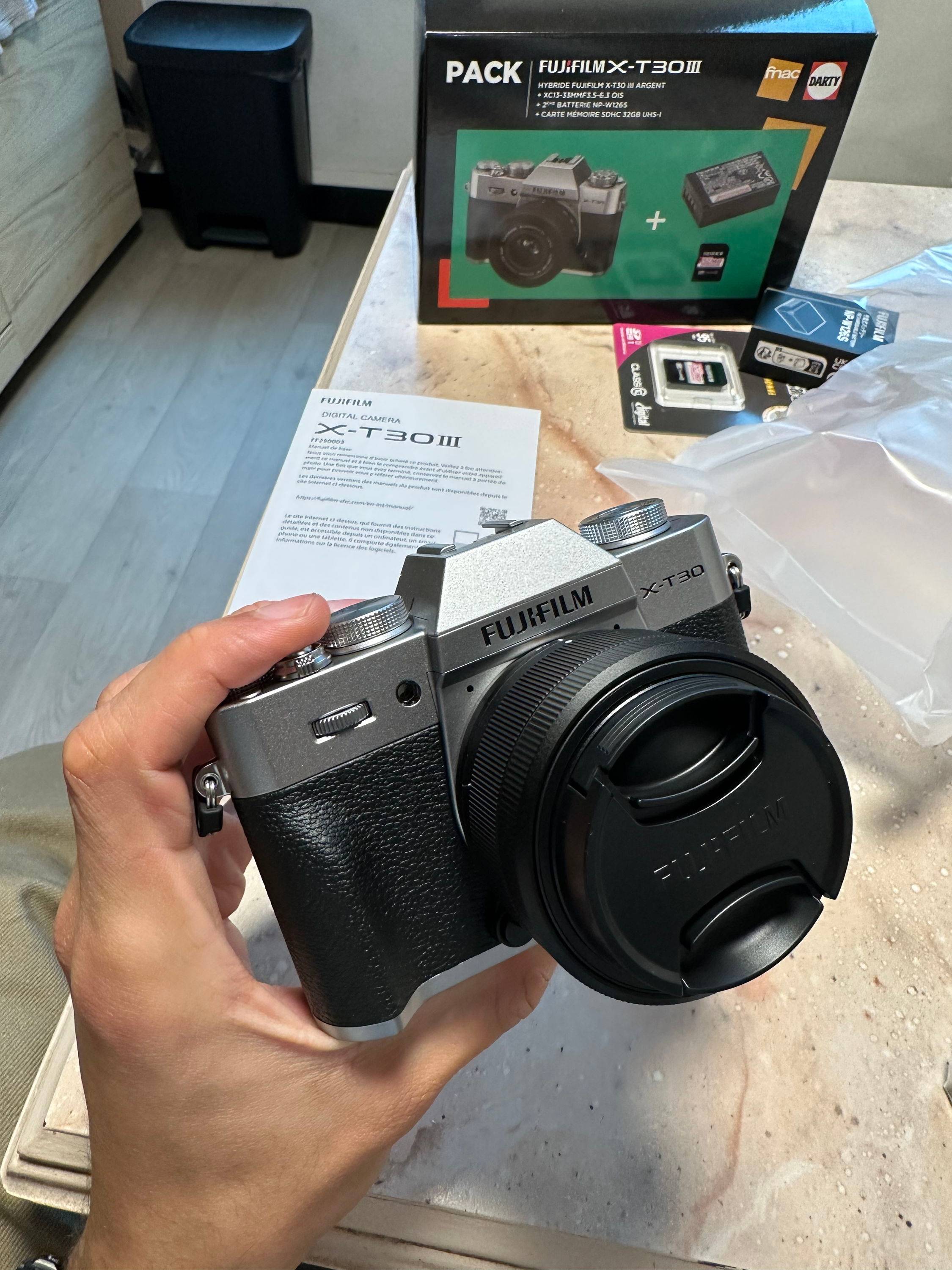 Vends Fujifilm X-T30 III + objectif zoom XC 13-33 mm f/3.5-6.3 (pack Fnac)