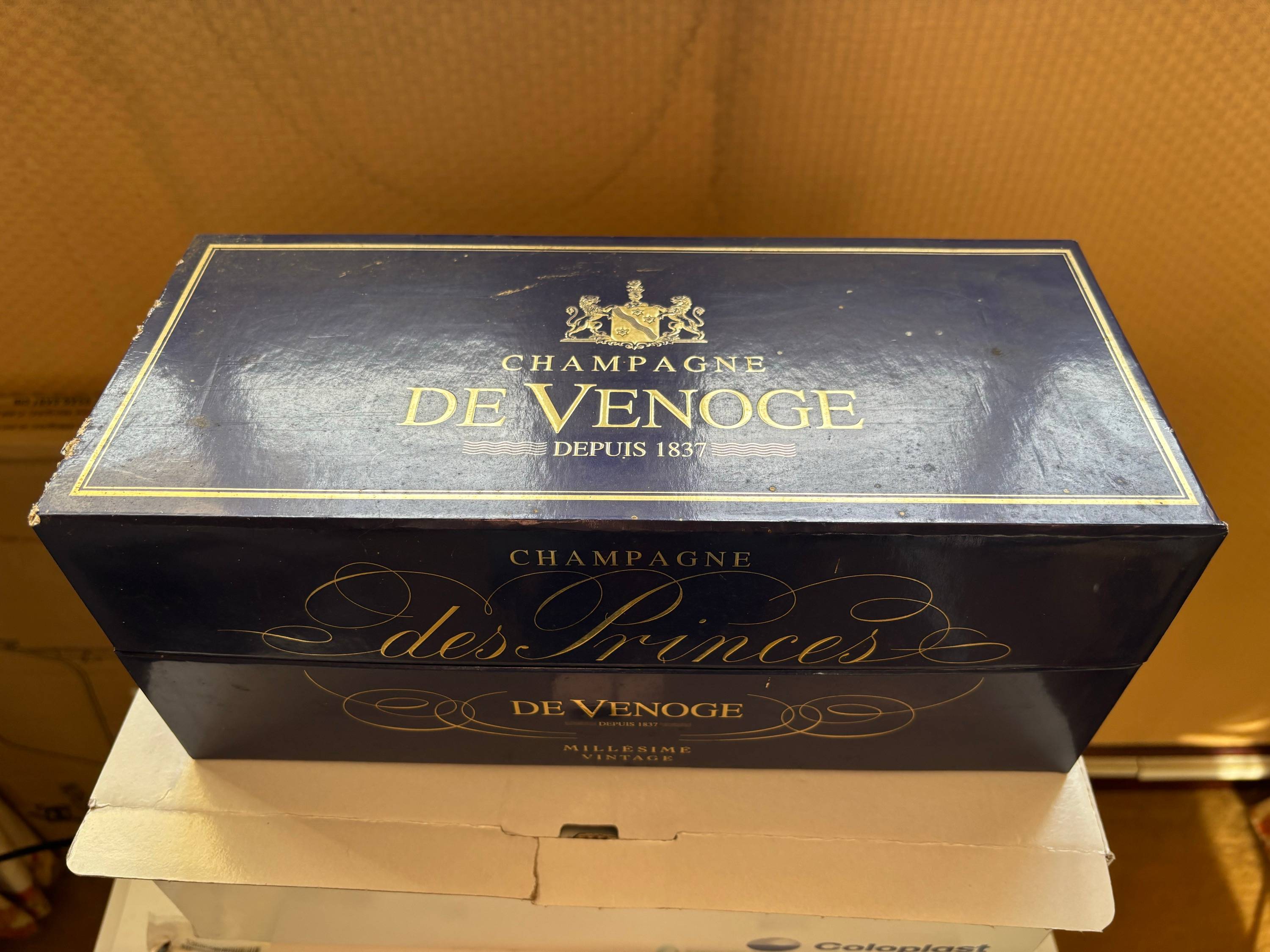 Vends Champagne de Venoge 1983