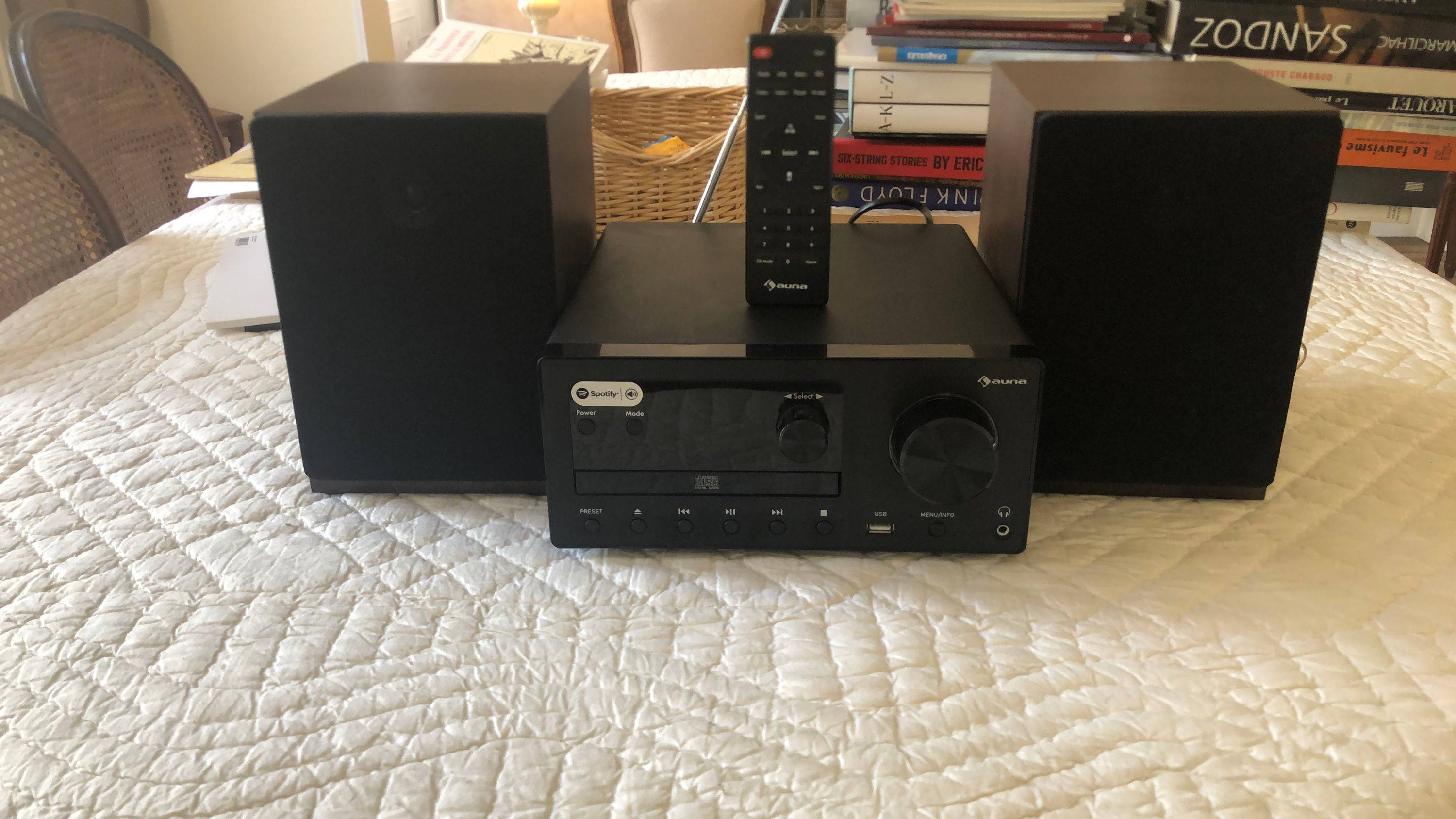Vends chaîne Hi-Fi Bluetooth de marque Auna