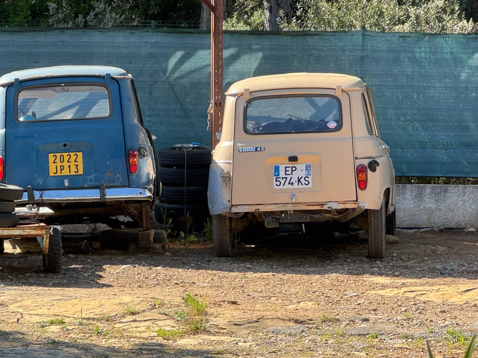 Vends Renault 4L, lot de 5 véhicules ou séparément