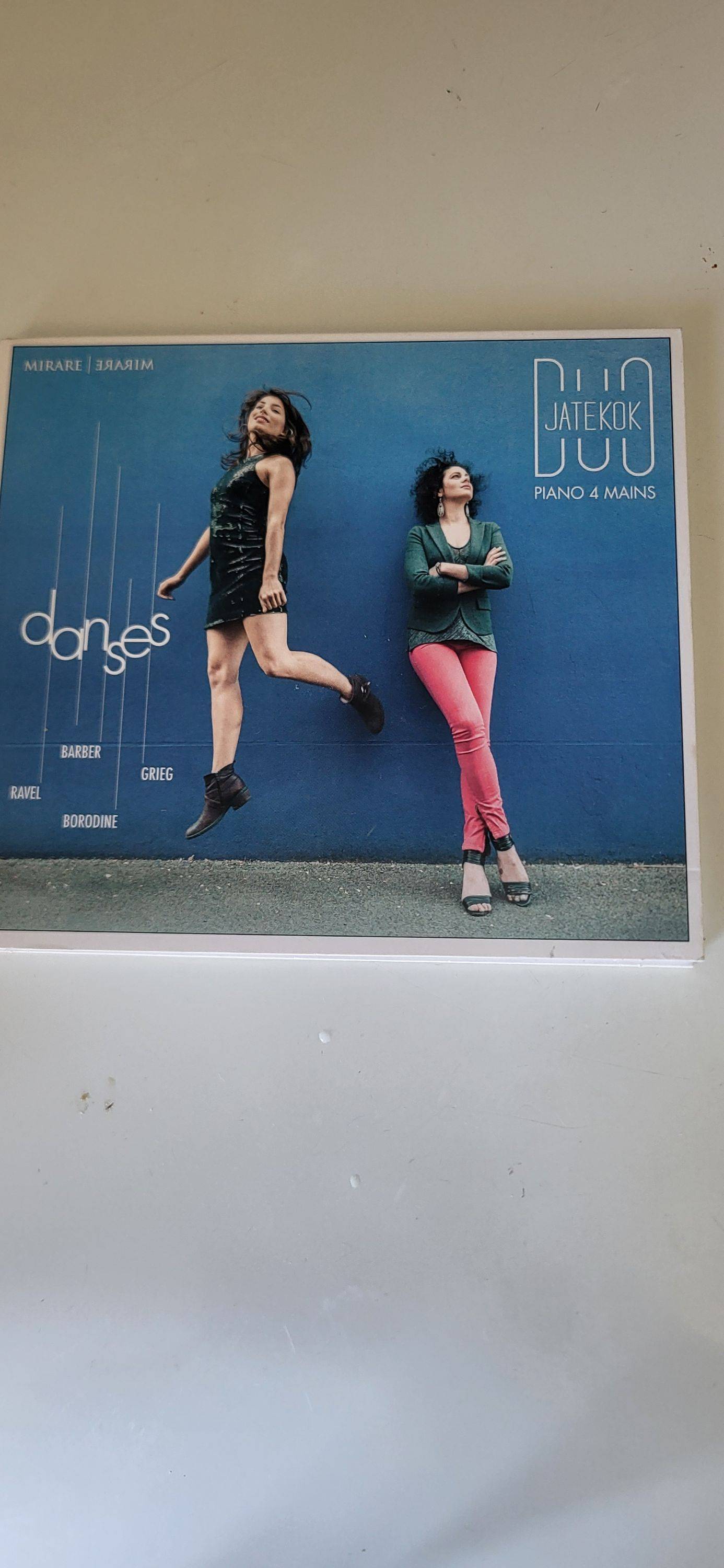 Vends CD neuf piano à 4 mains (danses)