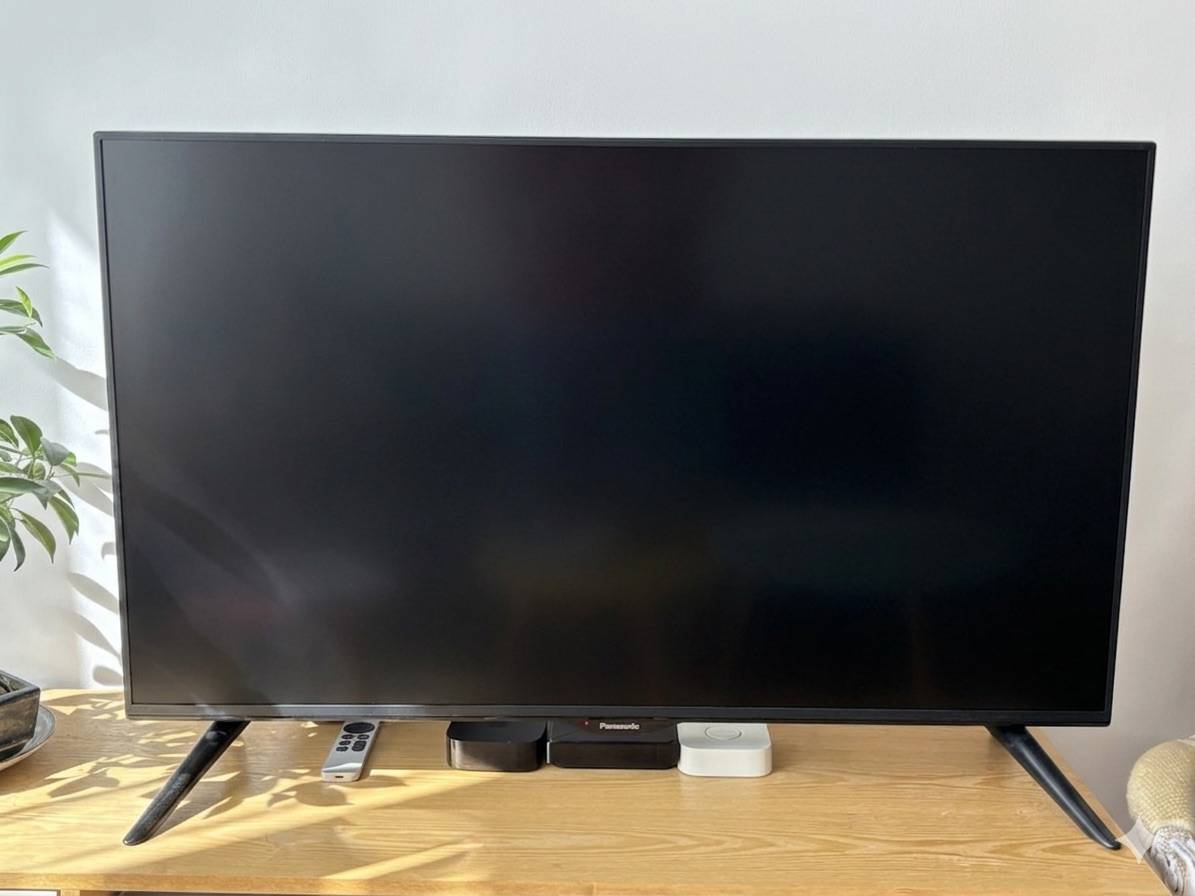 Vends TV Panasonic TX-40CX300E 4K UHD