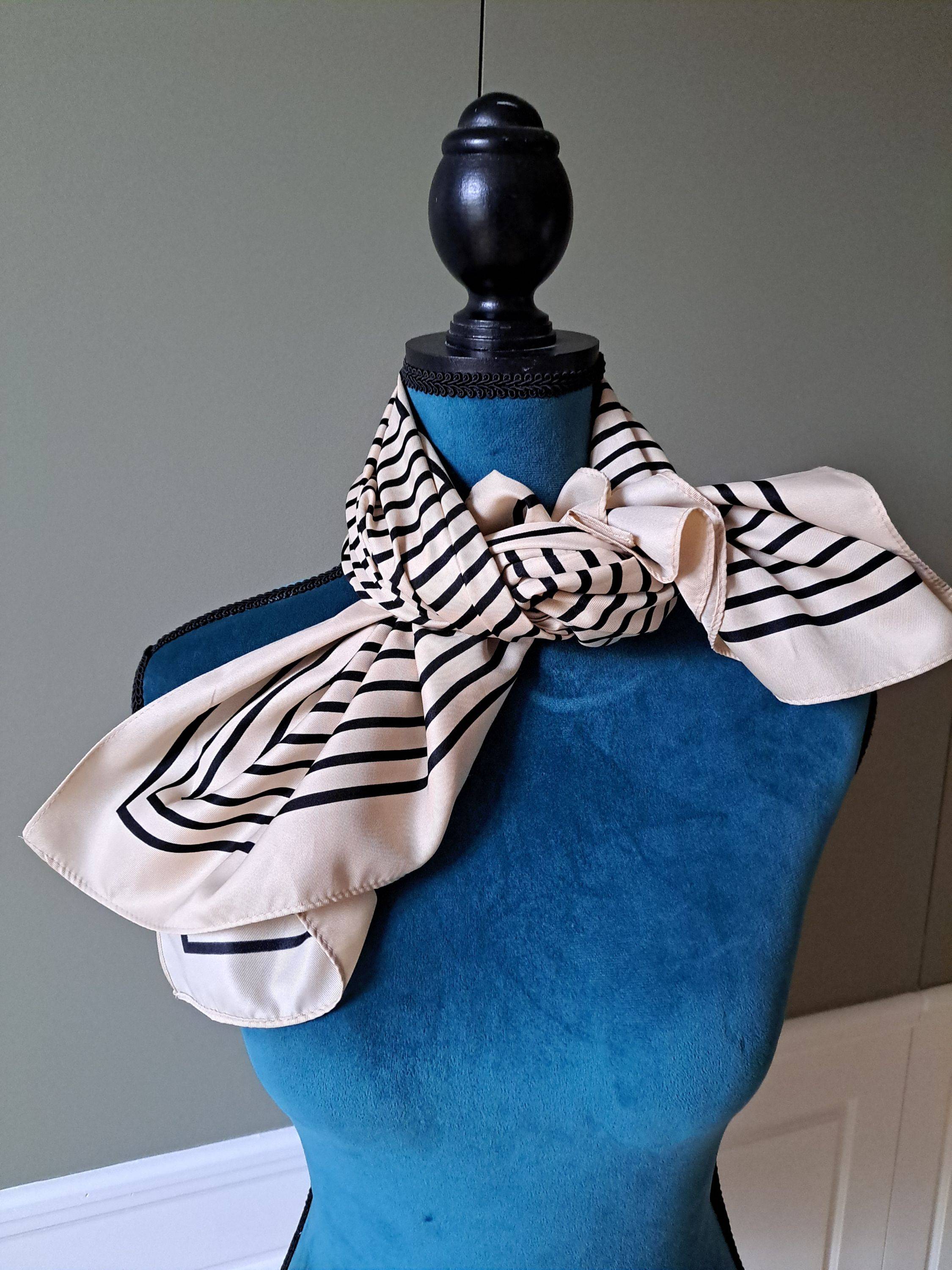 Vends foulard Monoprix neuf