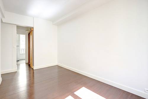 Loue studio - 21m² - Rue des Abbesses