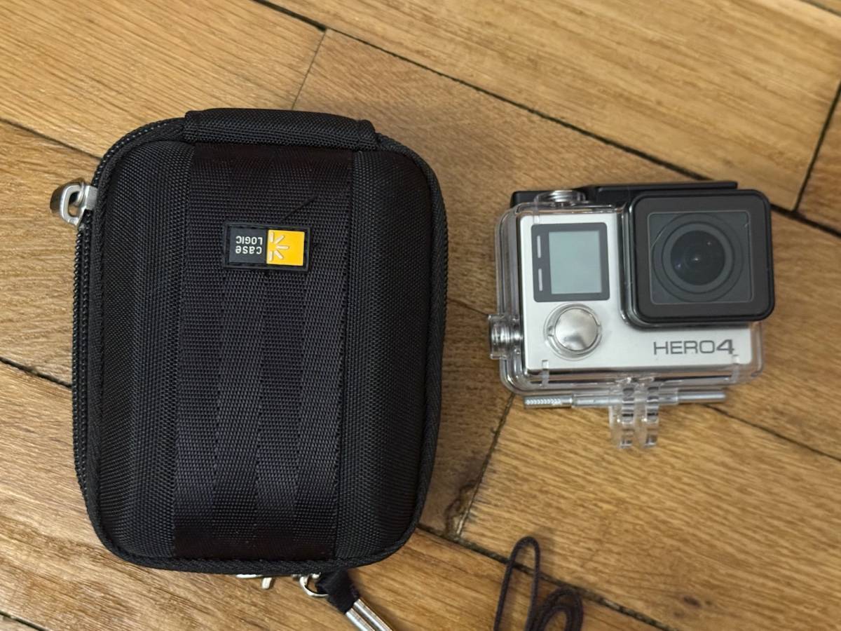 GoPro Hero4 Black/Silver (excellent état) + accessoires