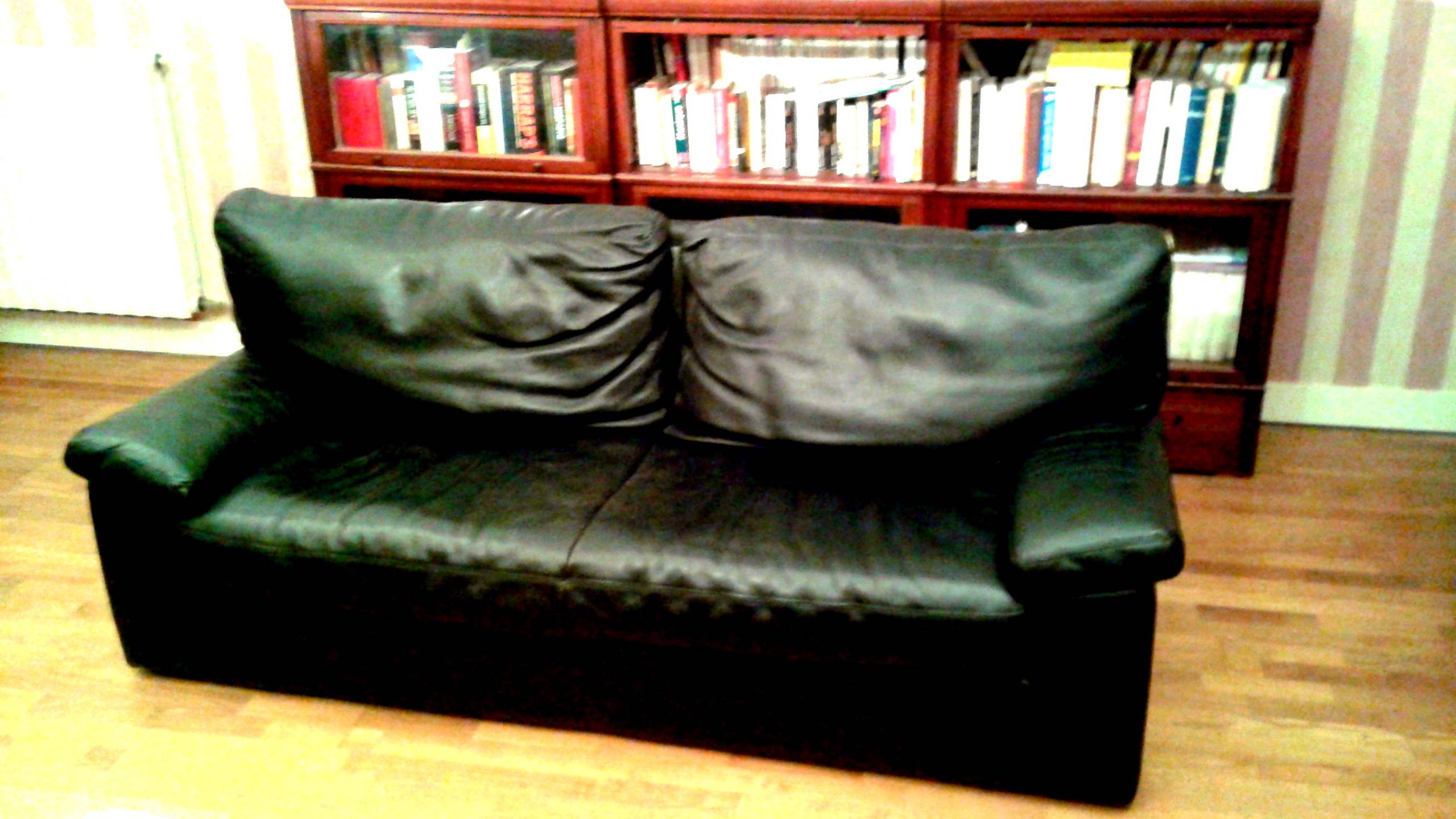 Vends canapé en cuir noir 3 places