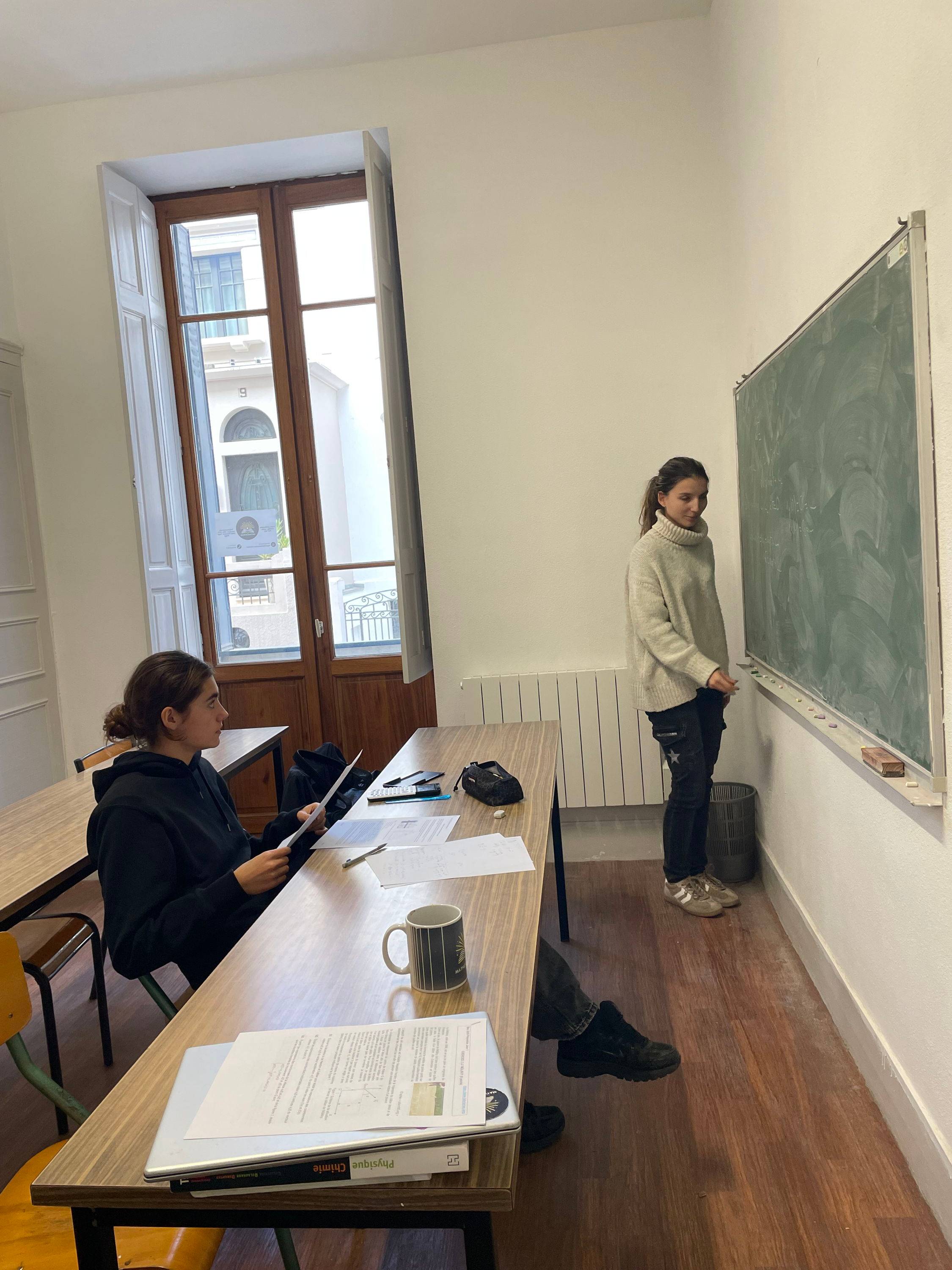 Accompagnement sur mesure en maths physique et SVT du college au master 2