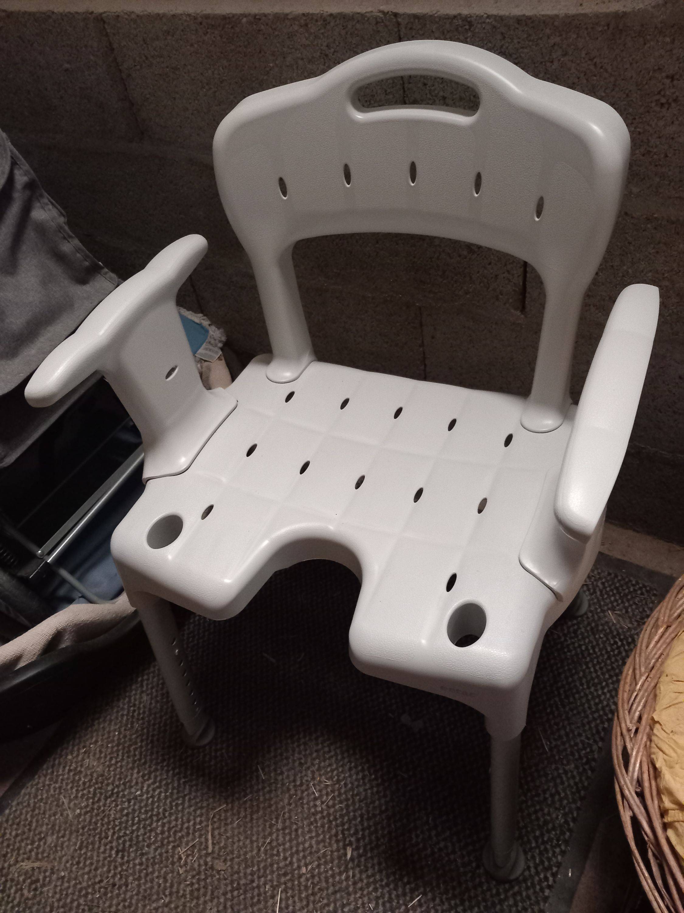 Vends fauteuil de douche neuf