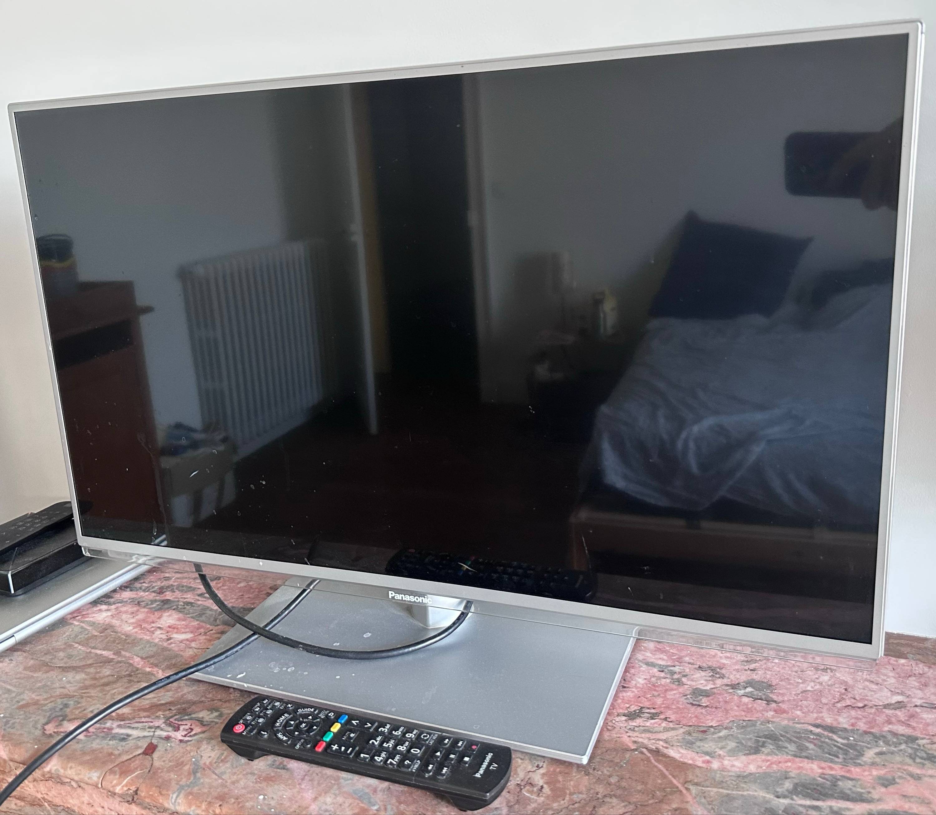 Vends télévision écran plat Panasonic en très bon état