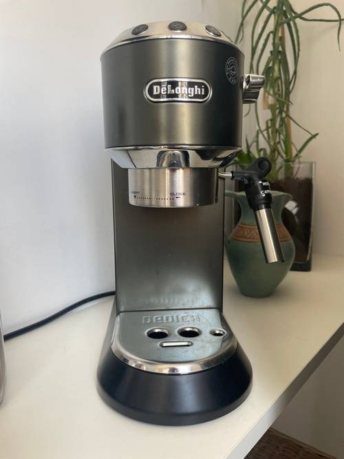 Machine à café Delonghi