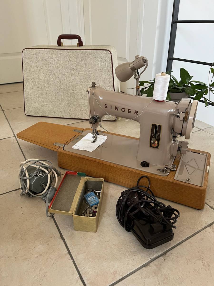 Vends machine à coudre Singer vintage 191 b on Gens de Confiance