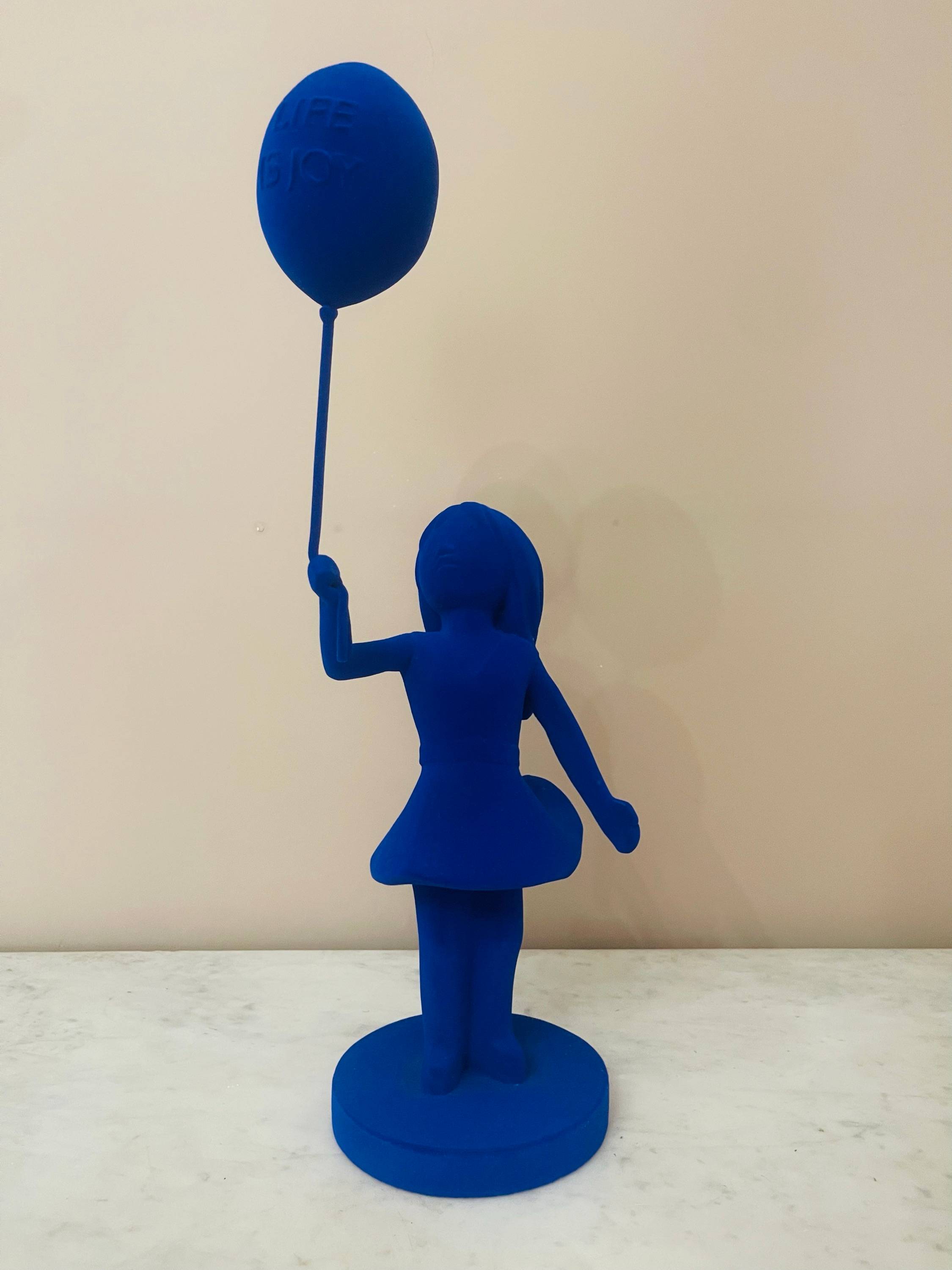 Vends "Life is Joy", Béatrice B., bronze floqué bleu effet daim
