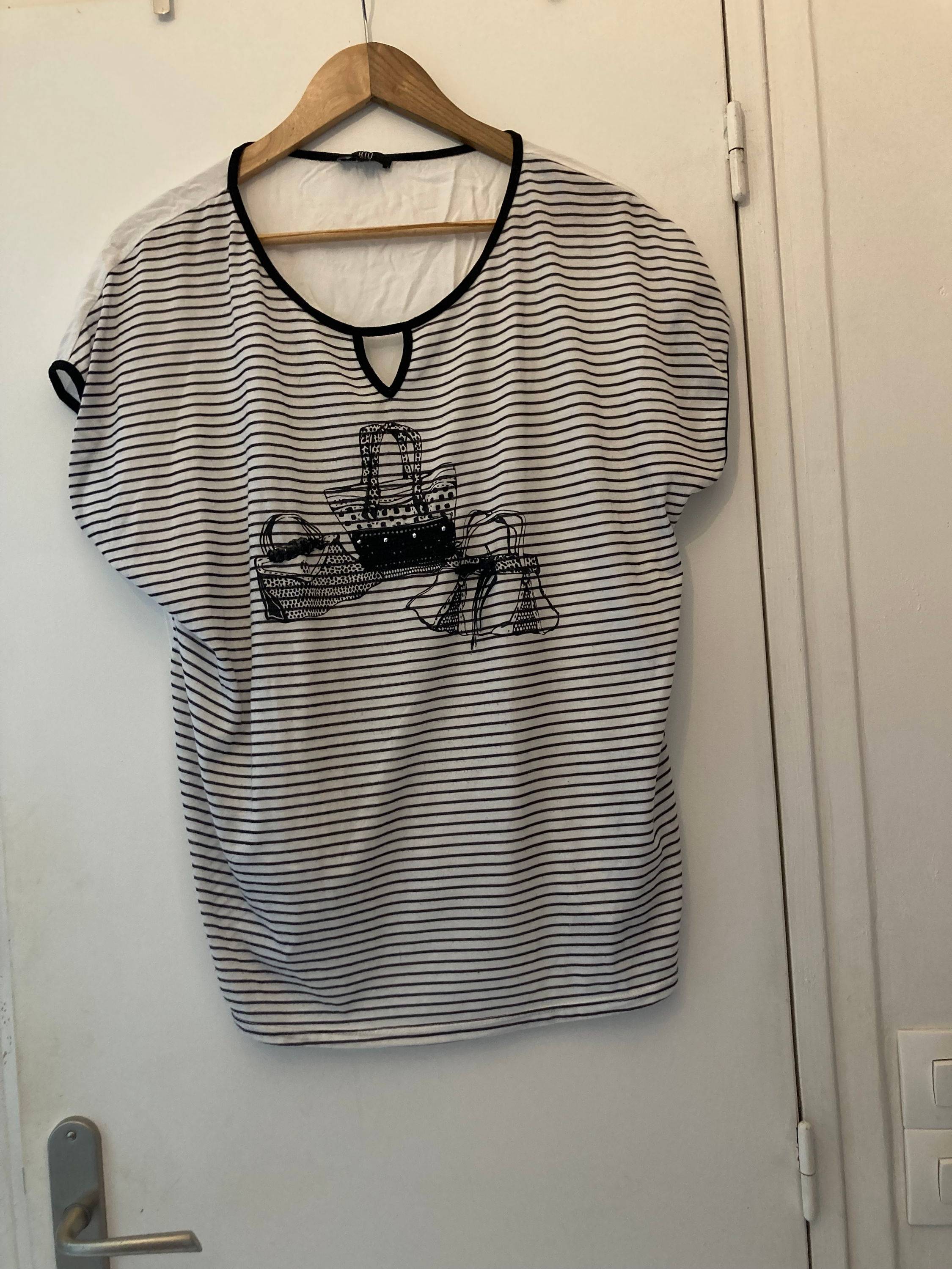 Vends tee-shirt marine/blanc - Taille XL