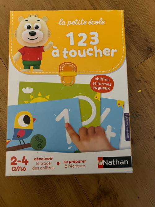 Jeu d’éveil 2-4 ans Nathan a toucher