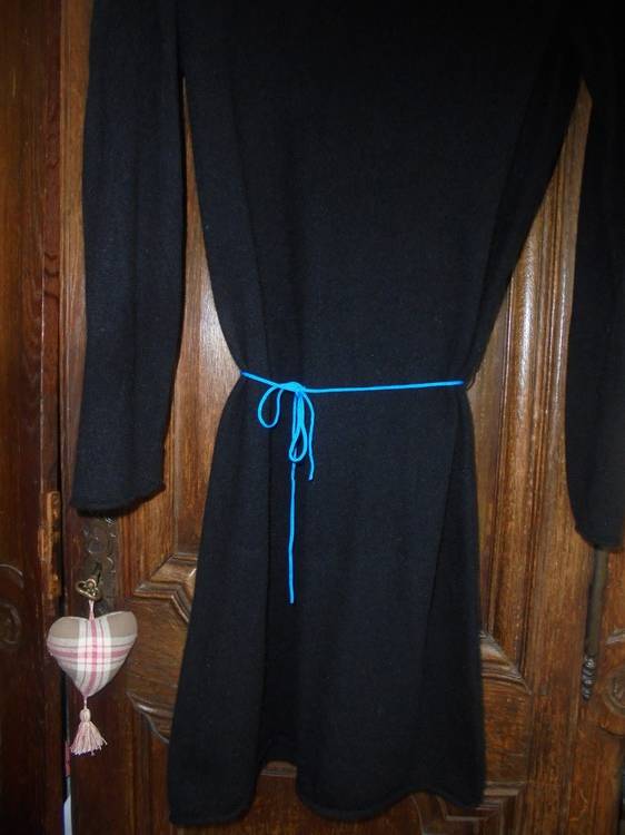 Vends robe cachemire pur, noire, col V - t’38