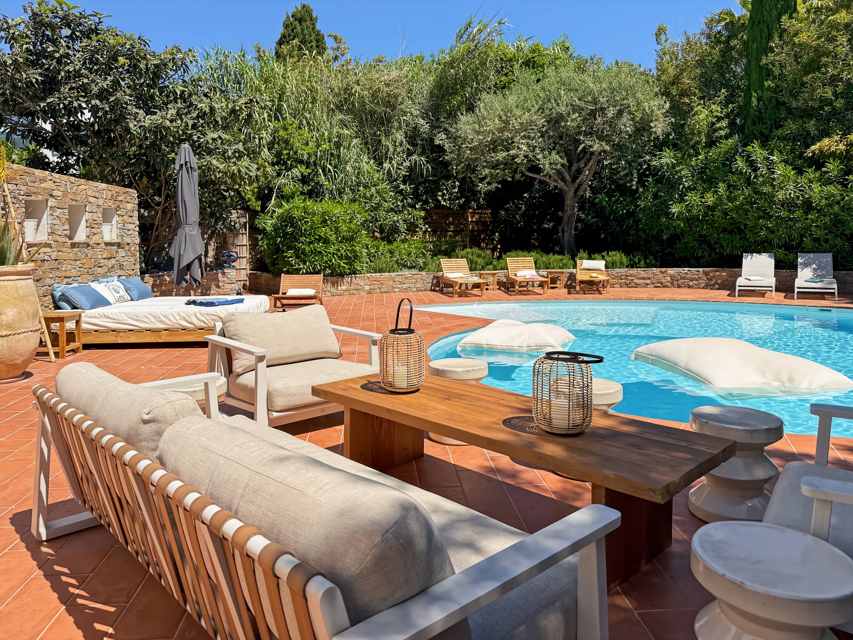 Loue villa avec piscine - accès plage à pied - 7 chambres, 12 couchages - La Croix-Valmer (83)