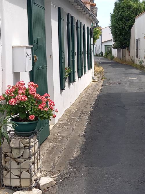 Vends jolie maison de village avec potentiel sur l’ile de Ré