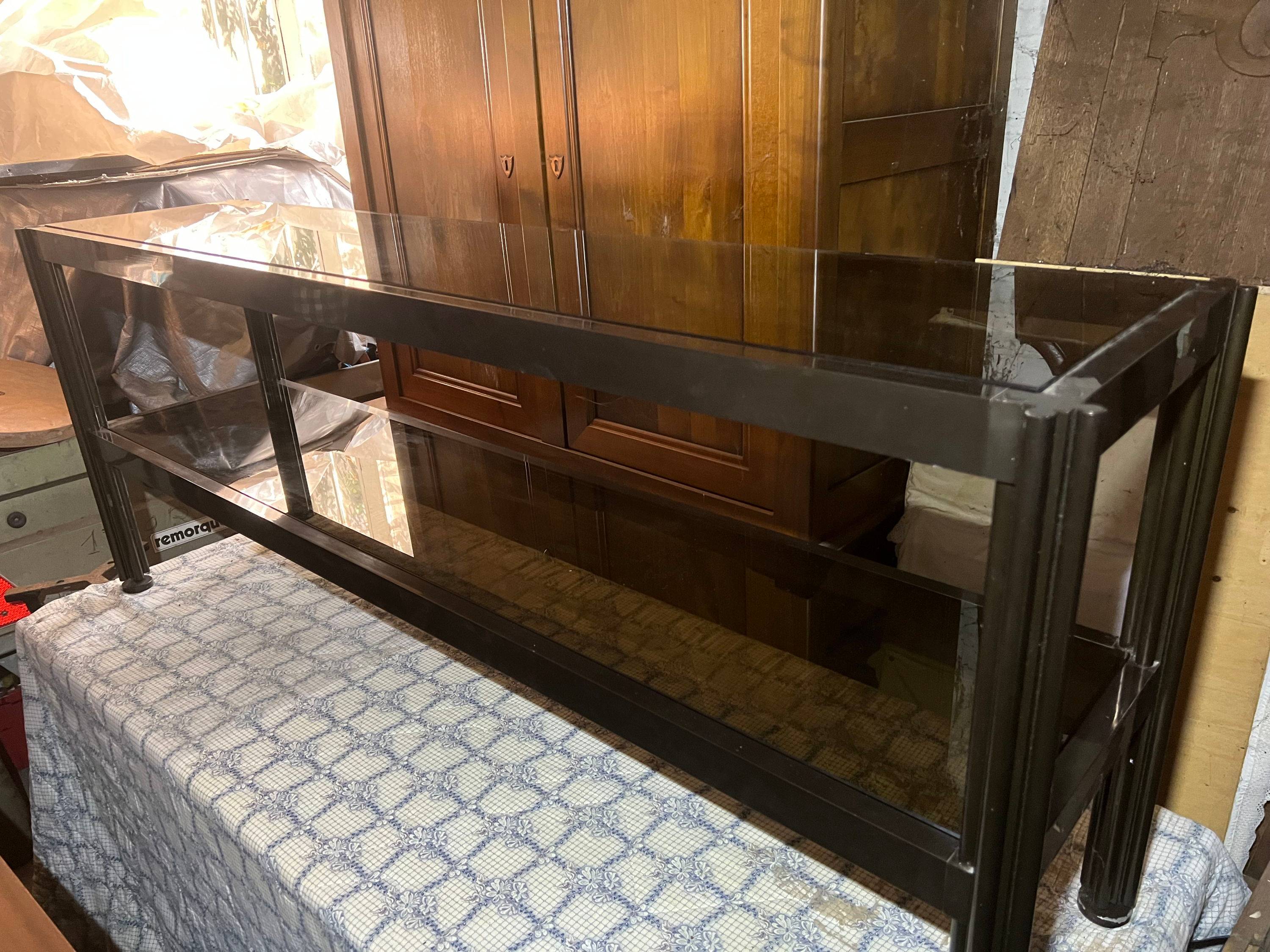Enfilade en verre fumé