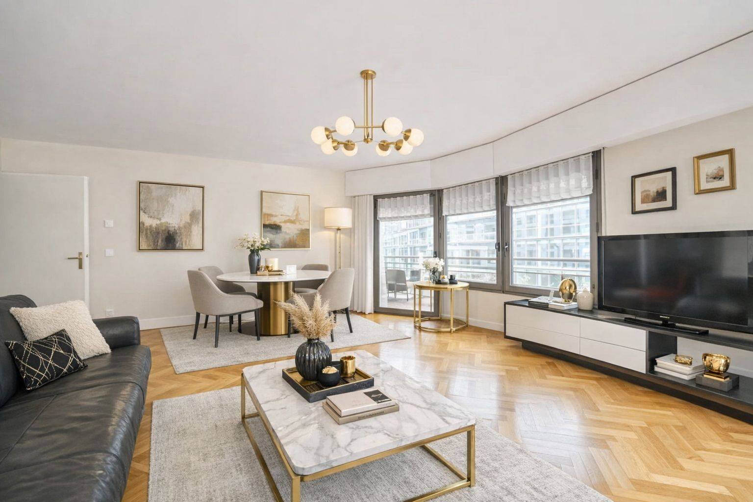 Vends Levallois-greffulhe- 4 pieces - 3 chambres- 3 balcons -Cave- Parking - 93m²