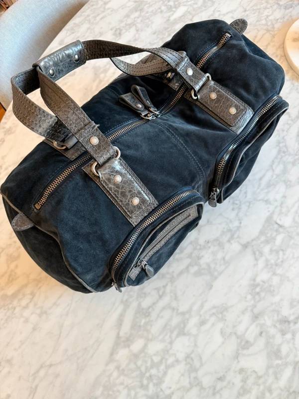 Vends sac Balenciaga en état impeccable bleu marine